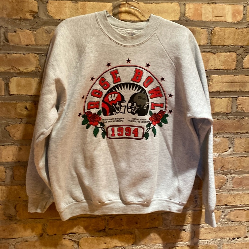 Vtg 1994 Wisconsin badger, Rose Bowl sweatshirt, UC LA Bruins NCAA football XL